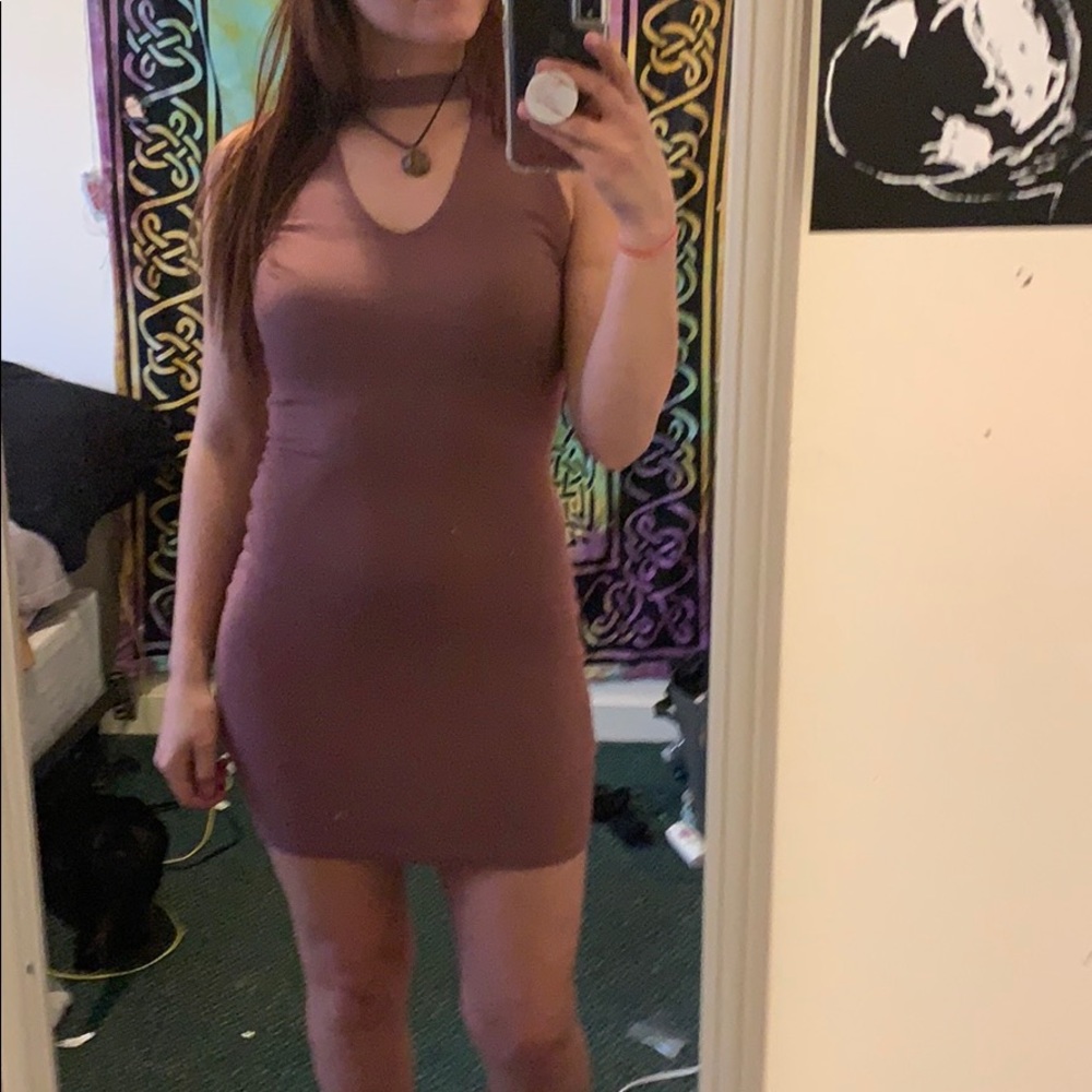 Ribbed choker neck bodycon dress